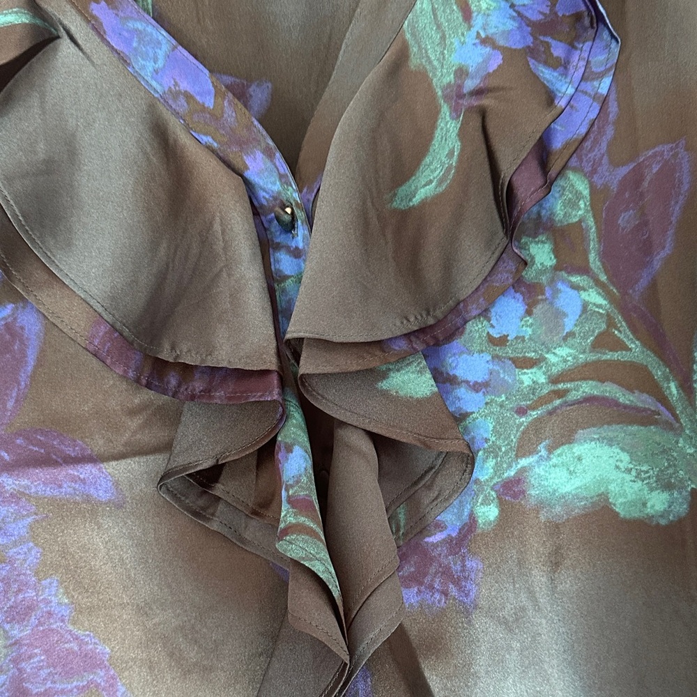 White House Black Market Green and Blue Floral Blouse - Picture 3 of 6